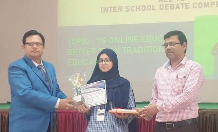 संभल जिले के कॉलेजों और स्कूलों के बीच डिबेट में शज़ा परवीन ने जीता सर्वश्रेष्ठ वक्ता पुरस्कार