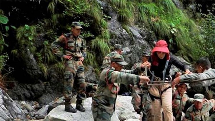 भारतीय सेना ने भूस्खलन प्रभावित सिक्किम से 500 पर्यटकों को बचाया