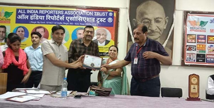 दिल्ली में ऑल इंडिया रिपोर्टर्स एसोसिएशन ट्रस्ट द्वारा क्रांतिकारी पत्रकारों किया गया सम्मानित