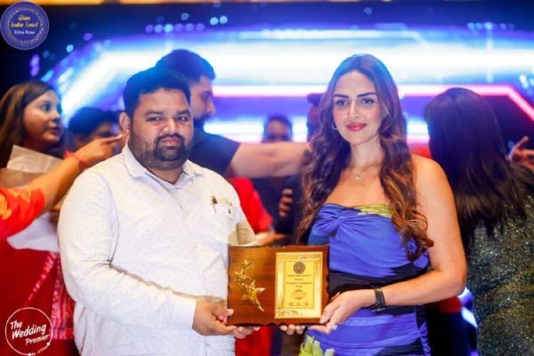 Actress Esha Deol honored Dr Sheikh Abdul Rehman for his excellent work in the field of business