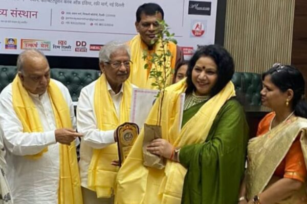 साहित्य साधना का गौरव: डॉ नीलम बावरा मन को मिला विशिष्ट साहित्य सम्मान, 1039 में से 62 का हुआ चयन